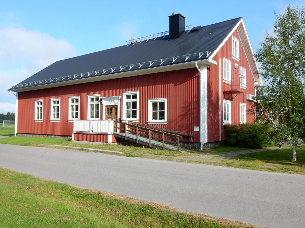 Landsbygd och utsatta områden ska prioriteras av Boverket. Regeringen har beslutat om att ändra i förordningen om statsbidrag till allmänna samlingslokaler.
